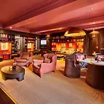 Apartmanhotel Canal House At Sofitel Legend The Grand 5*