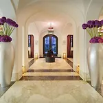 Canal House At Sofitel Legend The Grand Aparthotel