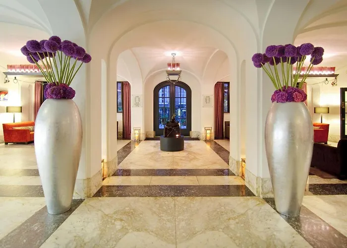 Canal House At Sofitel Legend The Grand Aparthotel