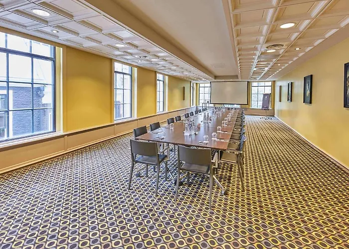 Canal House At Sofitel Legend The Grand 5*